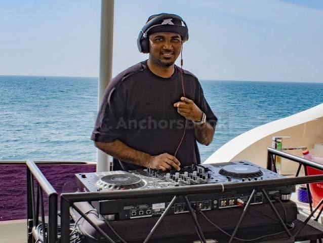 Live DJ entertainment yacht Dubai sound system